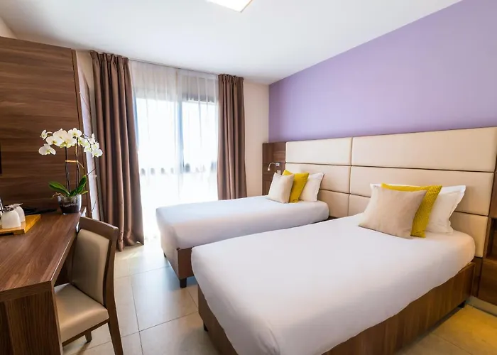 Hotel Port Toga Hotel