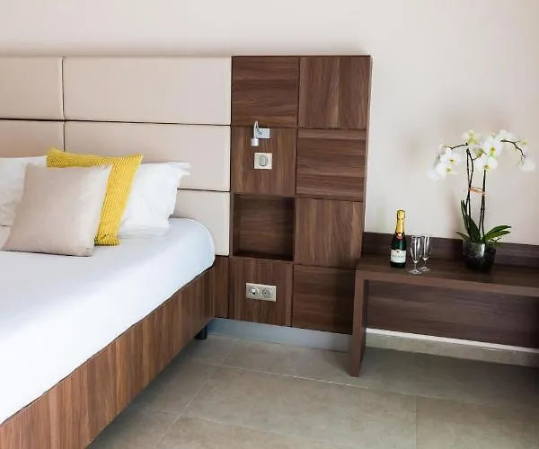 Hotel Port Toga Bastia (Corsica)