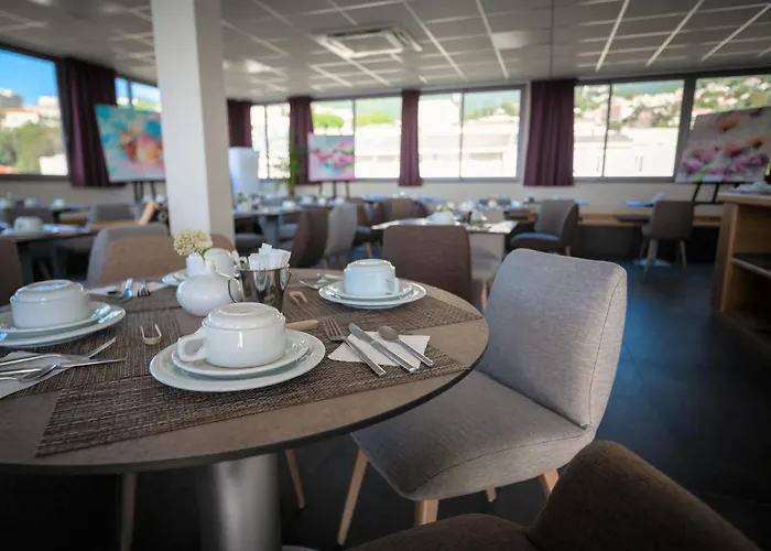 Hotel Port Toga Hotel