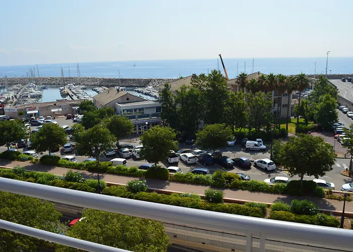 Hotel Port Toga Hotel 3*