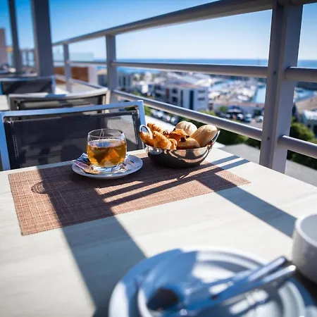 Hotell Port Toga