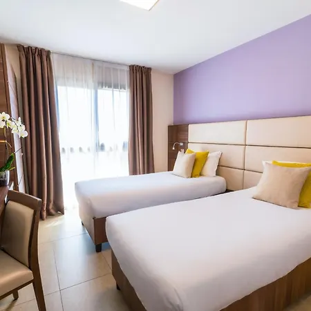Port Toga Hotel