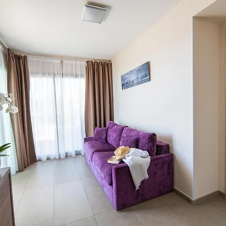 Port Toga ホテル 3*