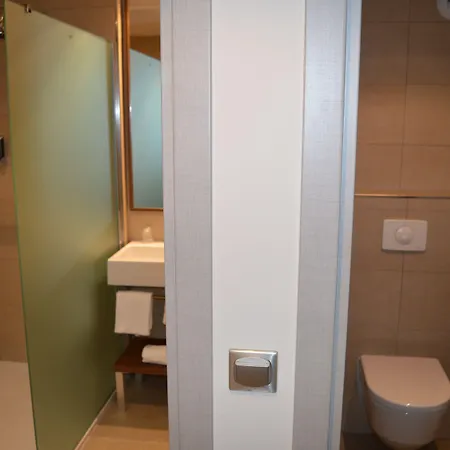 Port Toga Hotell 3*