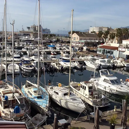 Port Toga ホテル バスティア