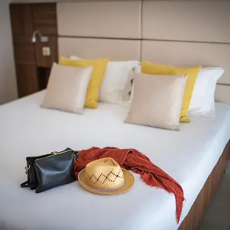 Port Toga Hotell 3*