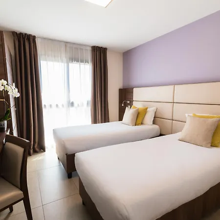 Port Toga Hotell 3*