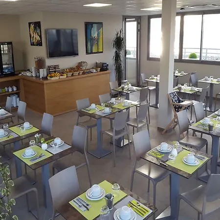 Port Toga Hotell 3*