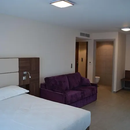 Hotel Port Toga 3*
